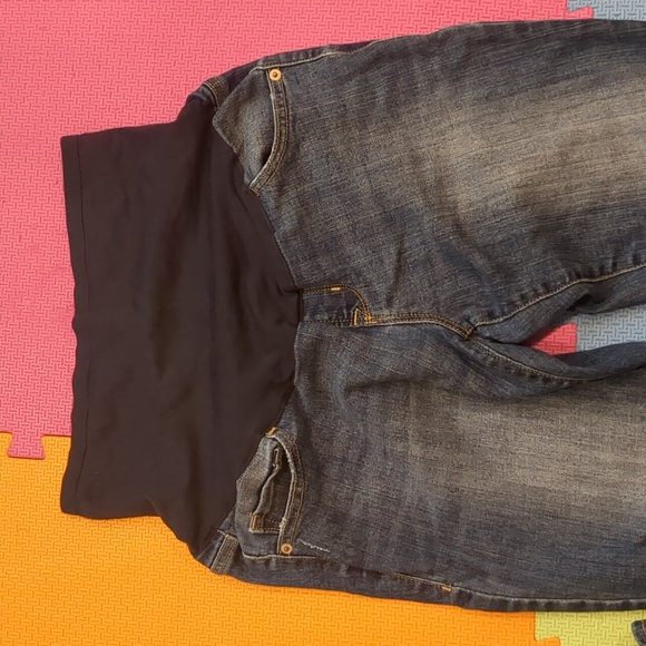 Old Navy maternity jeans - Picture 3 of 4
